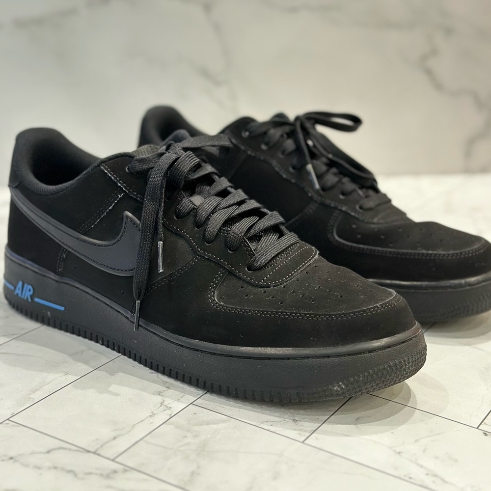 Nike Black and Blue Air Sneakers